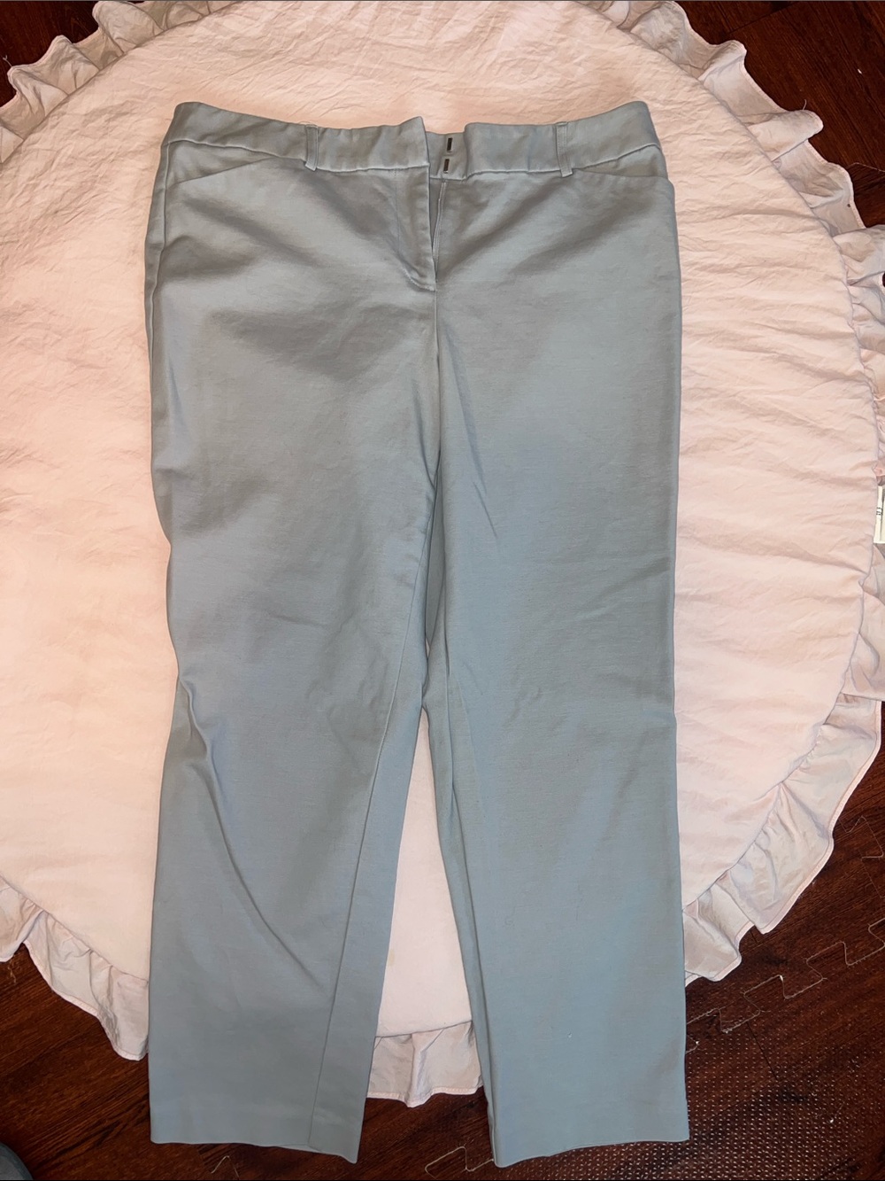 Liz Claiborne Light Grey Cropped Pants